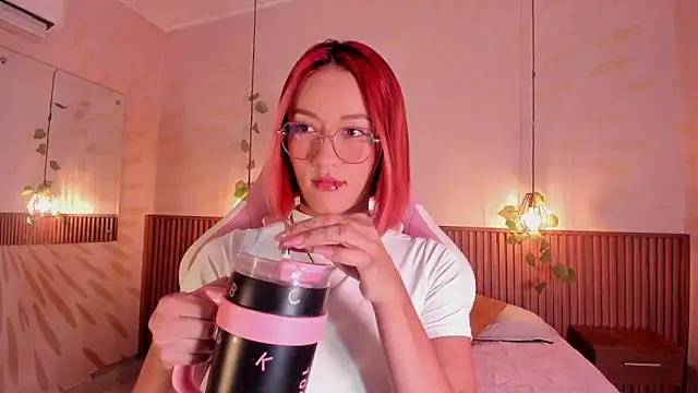 daphne courtis online show from March 13, 3:08 am