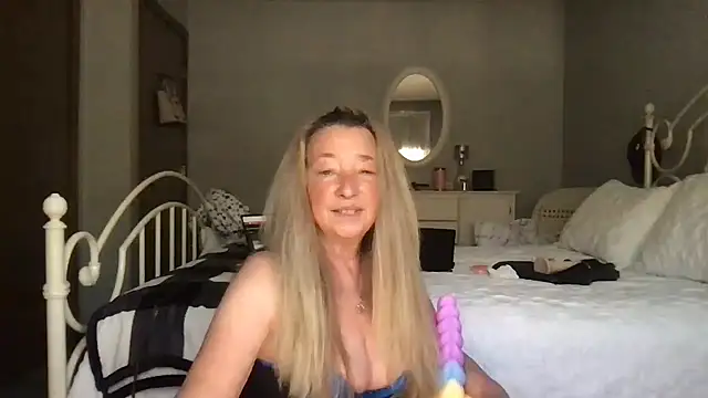 milf-Lacey online show from March 9, 6:55 pm