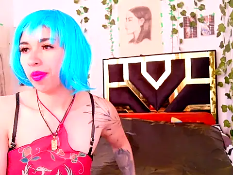 lucywhite13 online show from October 25, 4:36 pm