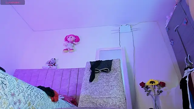 hot Dariana pantyhose online show from April 10, 2:56 pm