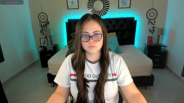 LolaVillalobos online show from June 2, 12:17 pm