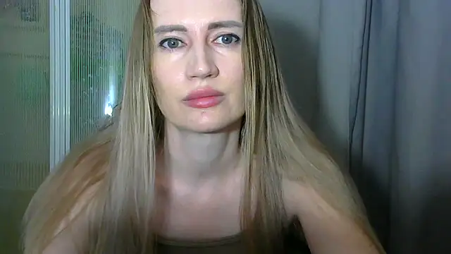 JessFoxxx online show from February 15, 4:04 am