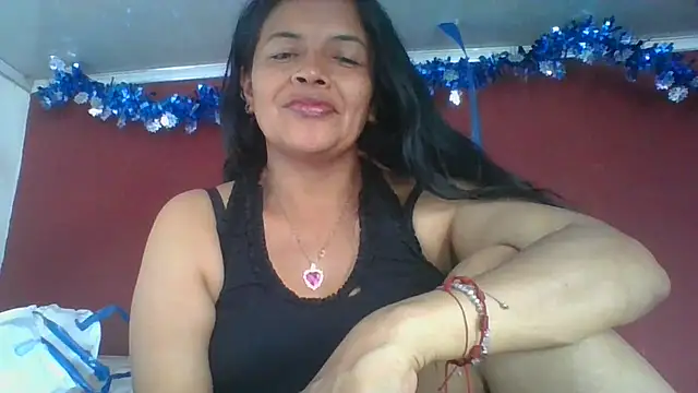 DianaOchoa  online show from February 14, 8:00 pm