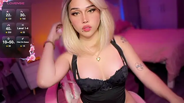 SarasayTS online show from December 21, 6:56 pm