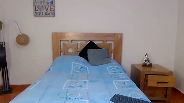 ValeSantoDomingo online show from October 6, 11:42 pm