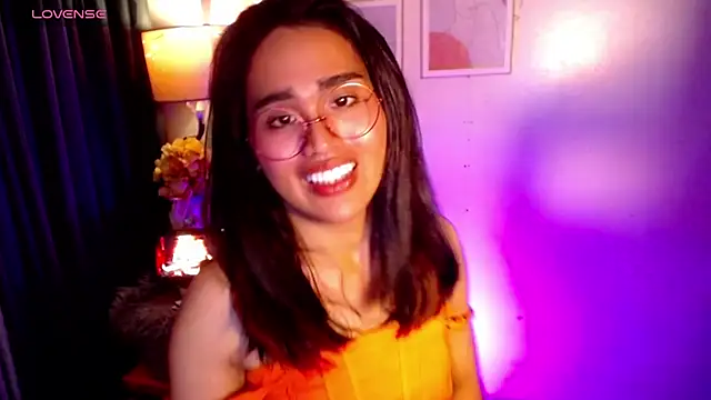urmidnightcravingsxx online show from July 18, 9:06 pm