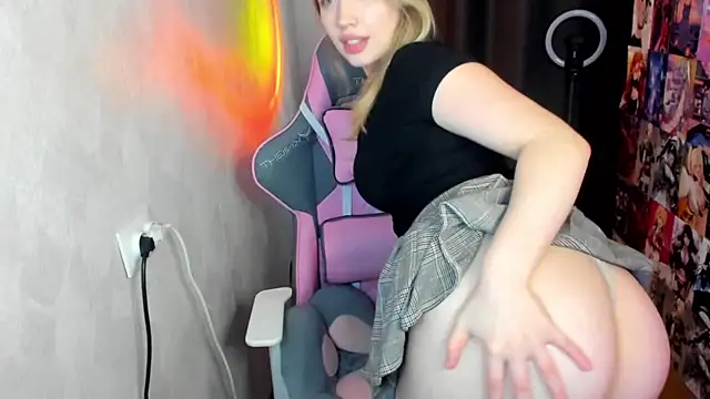 NicoleRiccii online show from June 11, 4:15 pm