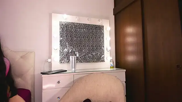 lina quinn online show from November 12, 3:15 am