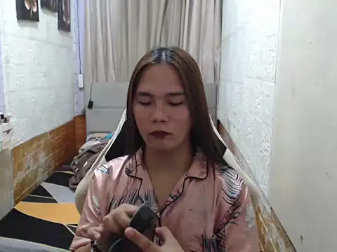 Sweet sammie04 online show from January 11, 6:51 am