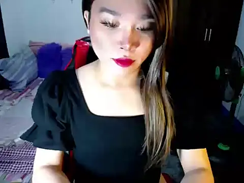 Urassiansweetcummer online show from October 7, 5:01 am