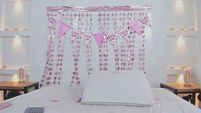 ikia lopez  online show from February 13, 12:29 pm