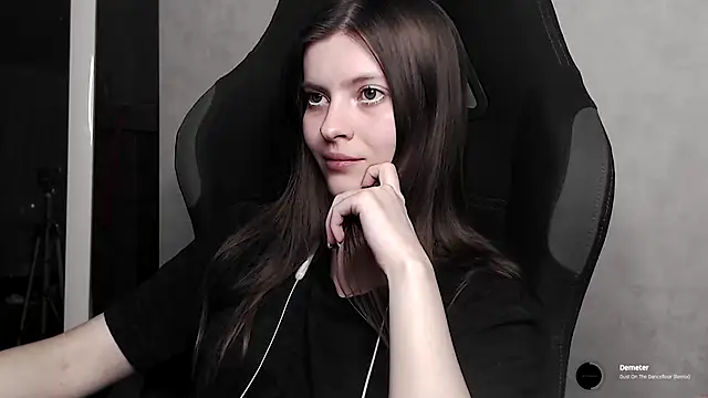 cute elfy  online show from September 21, 5:55 pm