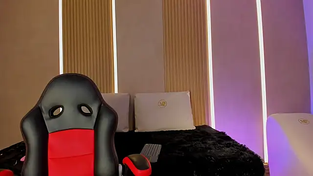 liah cleir online show from November 7, 8:03 pm