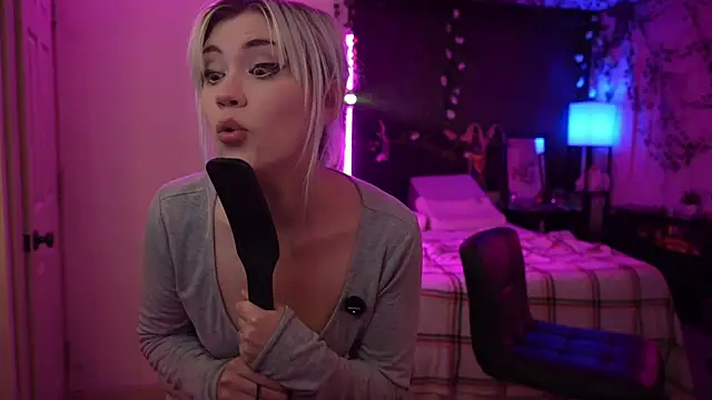 littlelune online show from October 23, 12:27 am