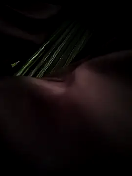 daisylouis online show from May 9, 4:03 am