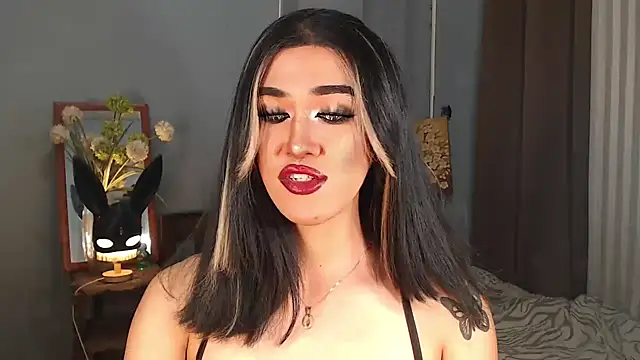 AleinaCroft online show from September 18, 9:19 am