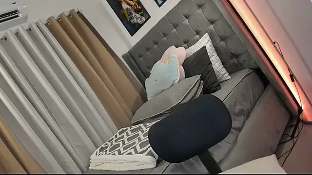 saucysensual tanyahx online show from October 9, 5:11 am