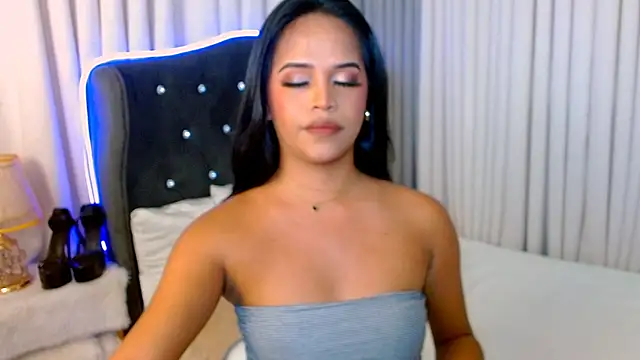 Lorainnelustts online show from October 27, 2:07 am