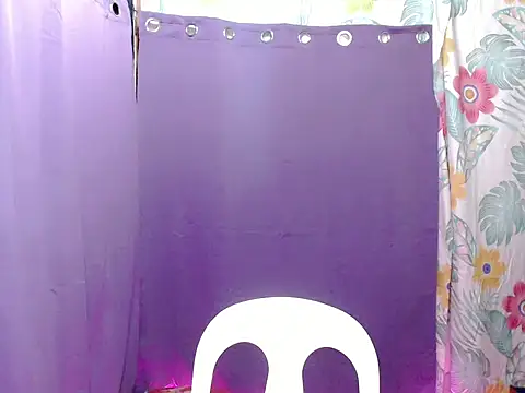 urgirljane online show from April 20, 4:54 pm