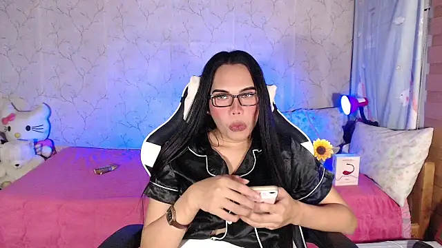 TssluttyNikka online show from April 11, 12:53 pm