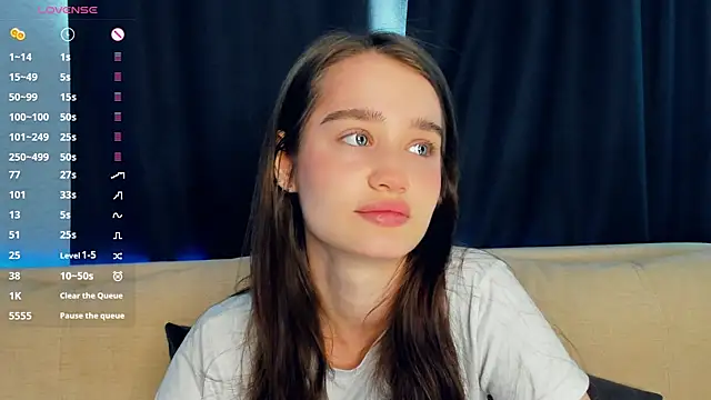 lovelyalivia online show from February 17, 7:40 am