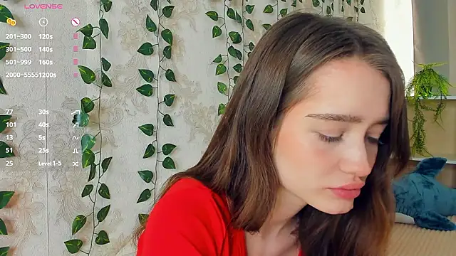 lovelyalivia online show from February 3, 9:58 am