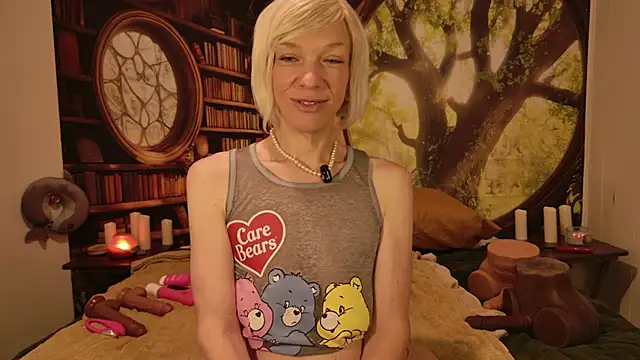 HaileeAtHome online show from July 6, 1:16 pm