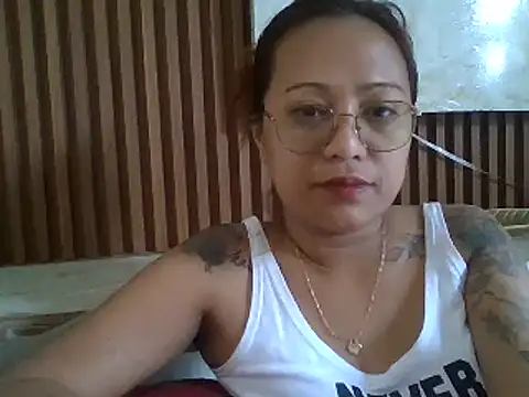 Hotmorena1007 online show from April 16, 5:41 am