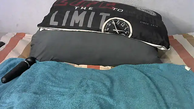 shy-lillyX22 online show from January 8, 8:57 pm