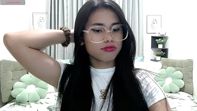 PrettyBlythes TS online show from October 12, 7:38 pm