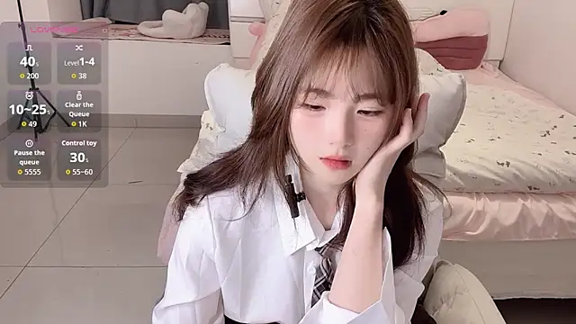 gougou77 online show from March 18, 12:43 pm