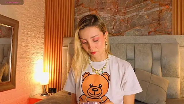 miaroldan online show from November 14, 5:46 pm