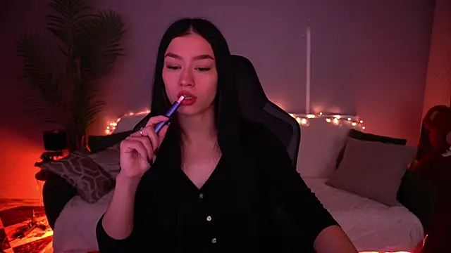 FataleNellie online show from April 6, 9:16 pm