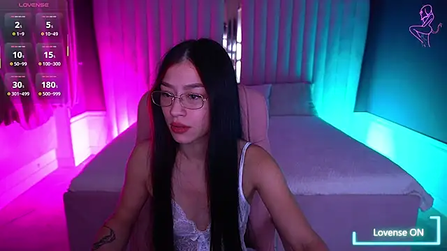 FataleNellie online show from November 14, 10:10 pm