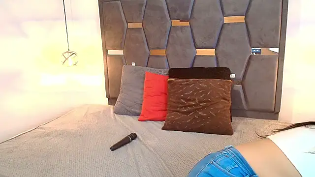 Lia Blake  online show from April 9, 1:16 pm