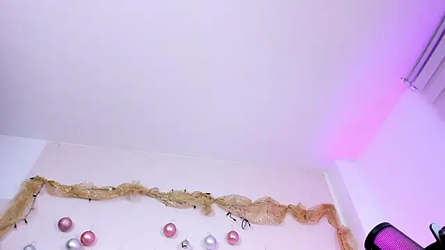 missweetpeach online show from December 18, 11:42 pm