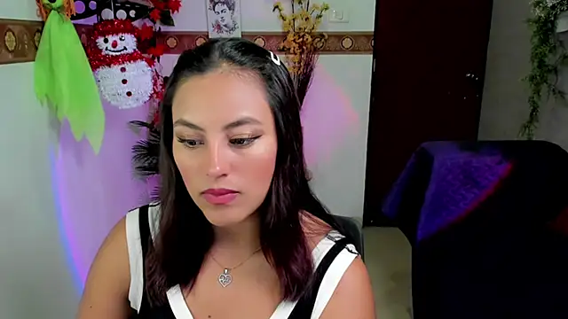 Cameroon-Diaz online show from November 24, 1:46 pm