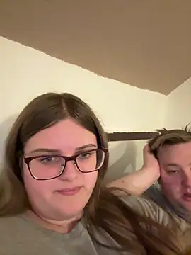 CurvyPaar2 online show from February 3, 8:01 pm