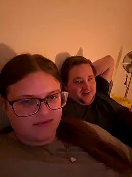 CurvyPaar2 online show from September 12, 7:43 pm