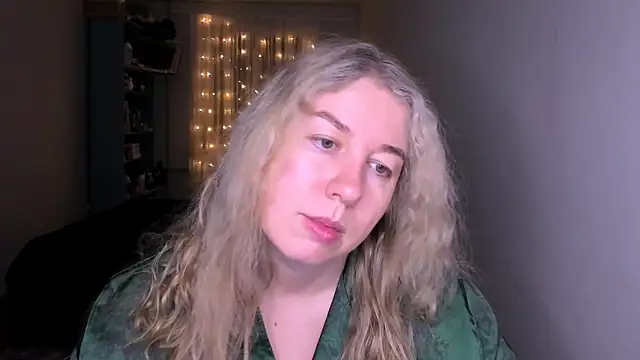 NancySanders online show from April 22, 6:49 pm