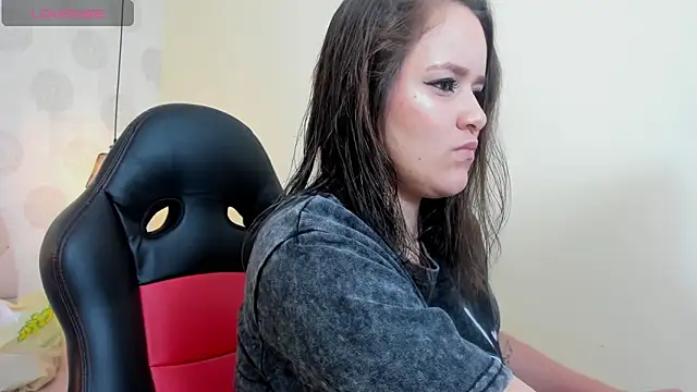 GIANAMILLER6 online show from March 27, 12:06 pm