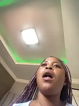 BQueen223 online show from December 4, 1:57 pm