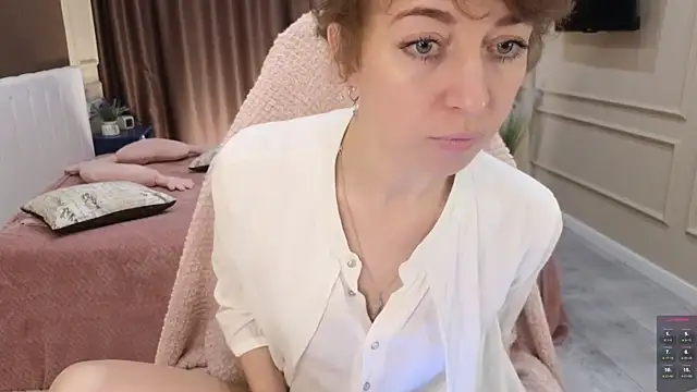 daniellia  online show from October 3, 9:03 am