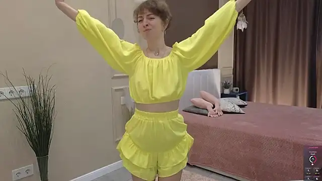 daniellia  online show from October 13, 9:23 am