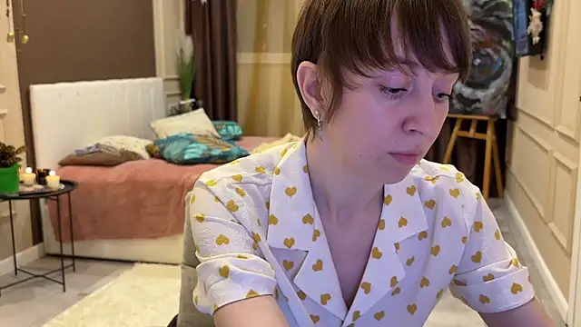 daniellia  online show from April 20, 6:11 pm