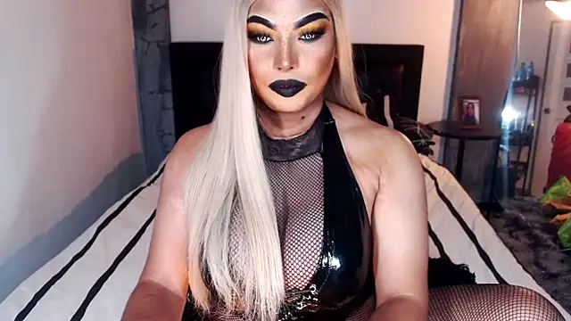 xTrixieMae online show from November 2, 10:18 am