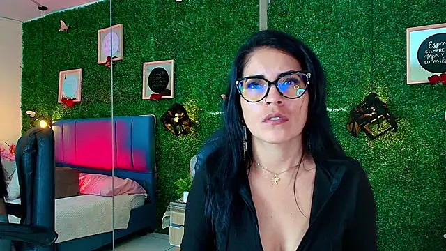 Linagh  online show from November 10, 11:49 am