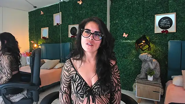 Linagh  online show from October 27, 5:08 pm