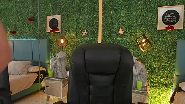 Linagh  online show from February 20, 11:45 am