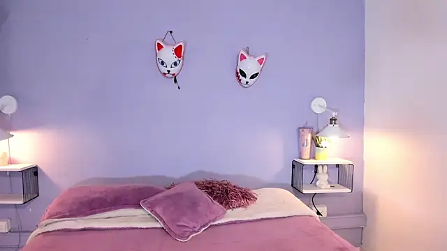 Zoe Lynch  online show from September 12, 11:39 am